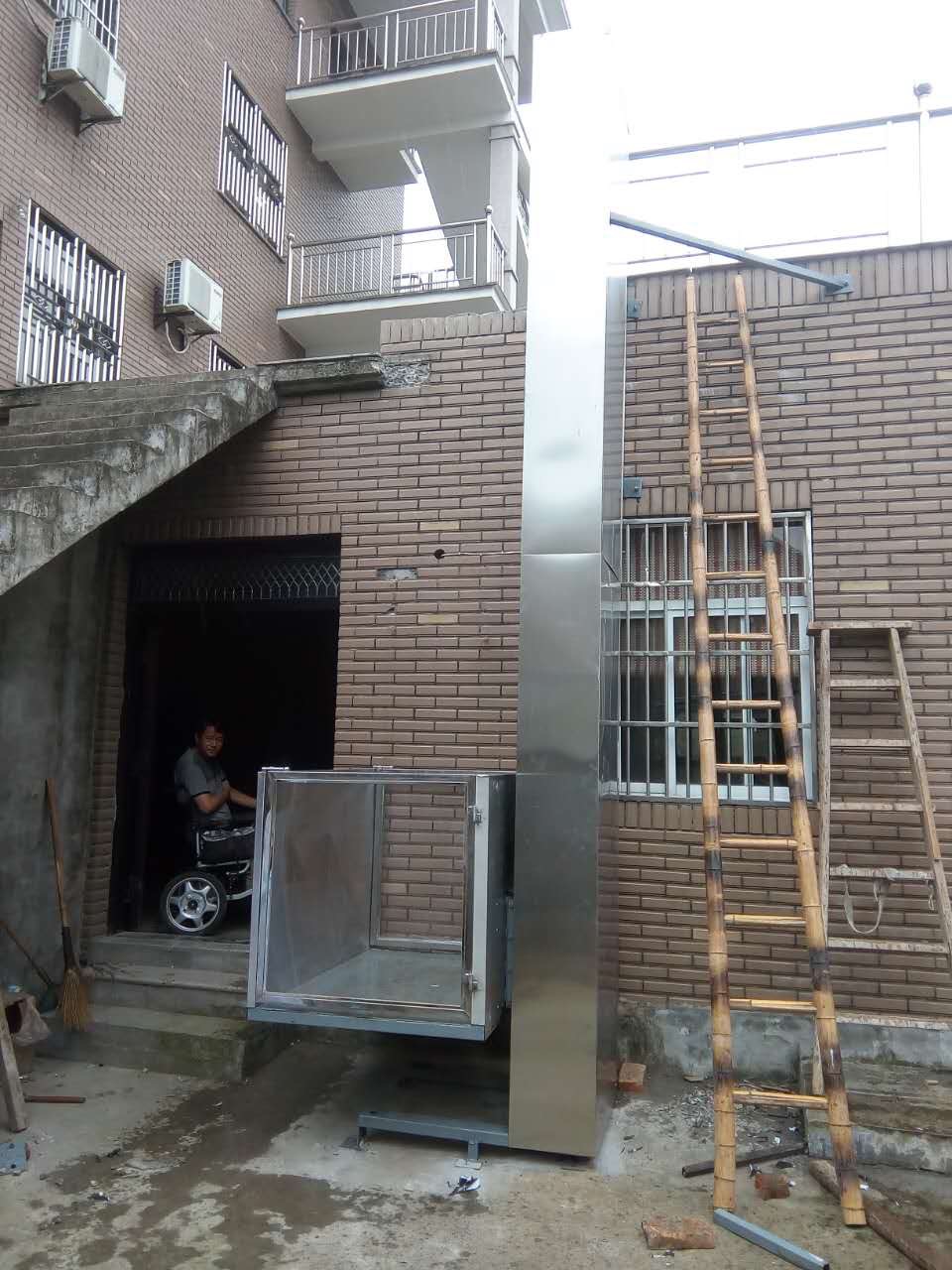 無(wú)障礙升降平臺(tái)