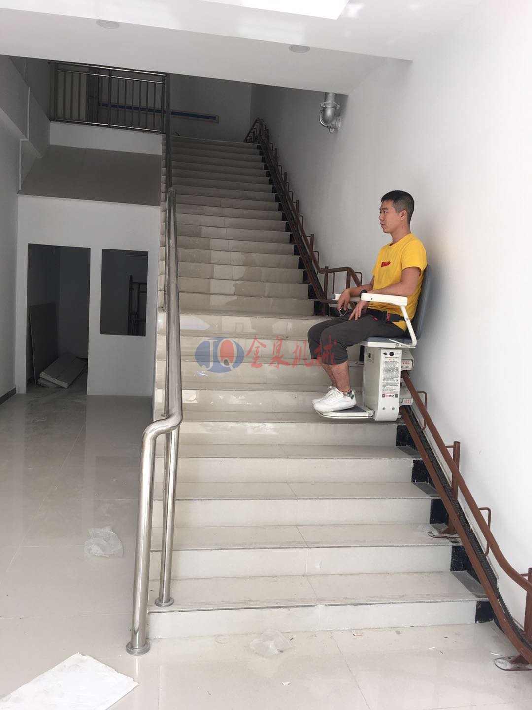 斜掛座椅電梯 斜掛座椅電梯